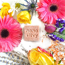 Load image into Gallery viewer, Sweet Flora Salt Block