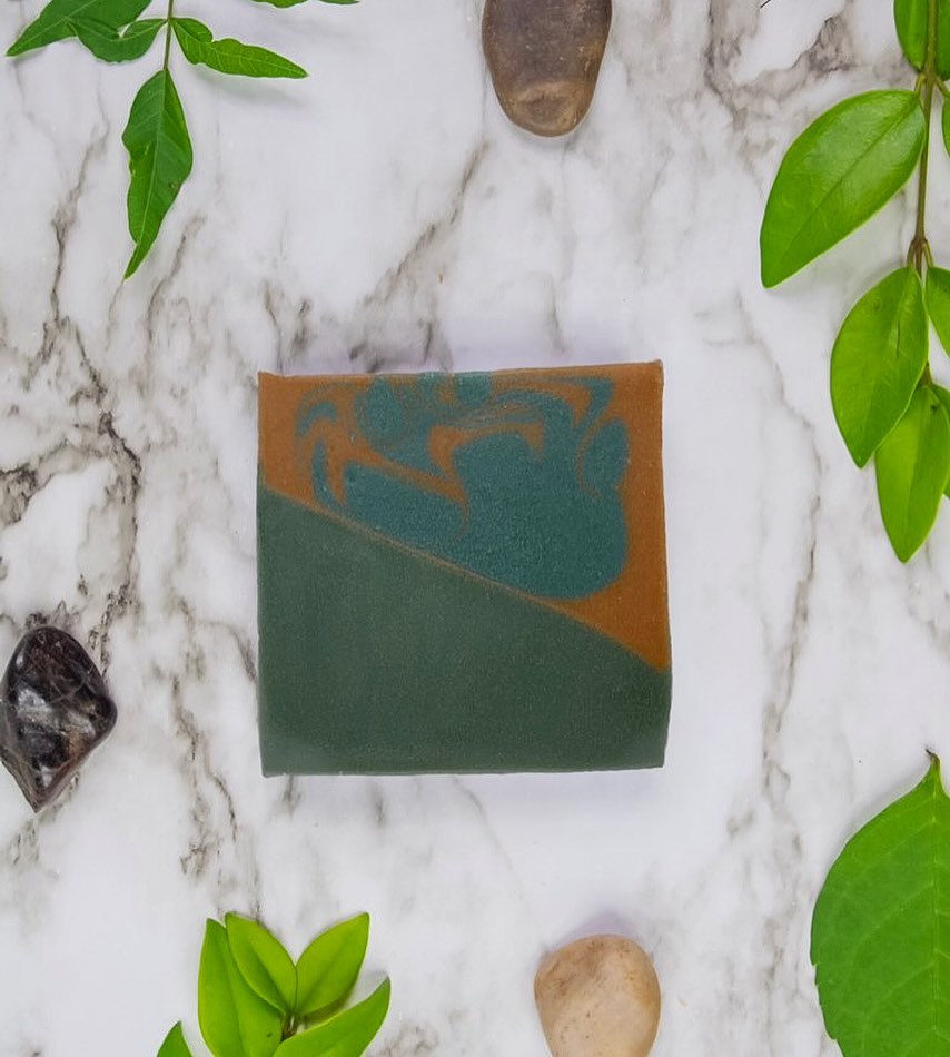Tobacco & Bay Leaf
